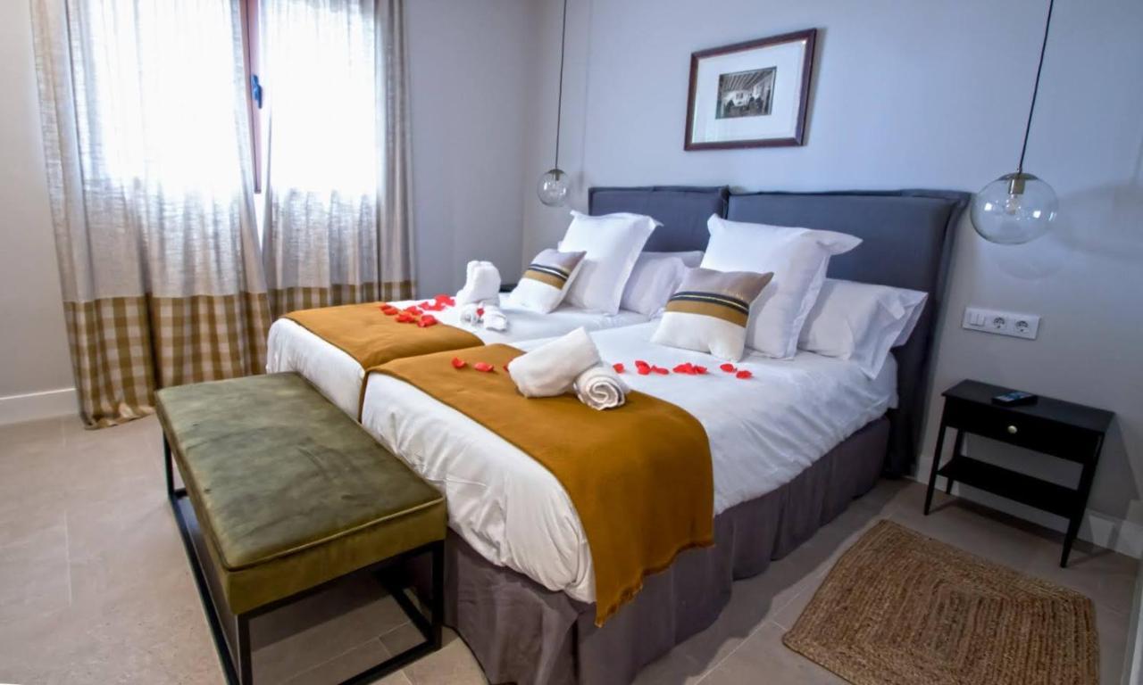 Hotel Tierras De Cebreros Esterno foto